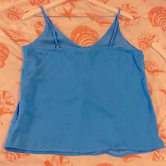 Banana Republic beautiful blue top new with out tags size small - Picture 4 of 4